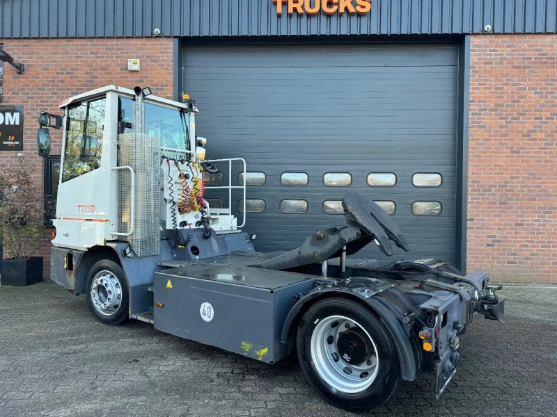 Mafi T225D T225D Shunting tractor with License plate & vangmuil!