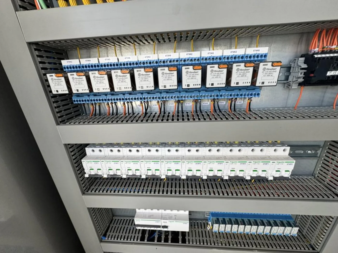 Elmon Electric Patch Cabinet - 8