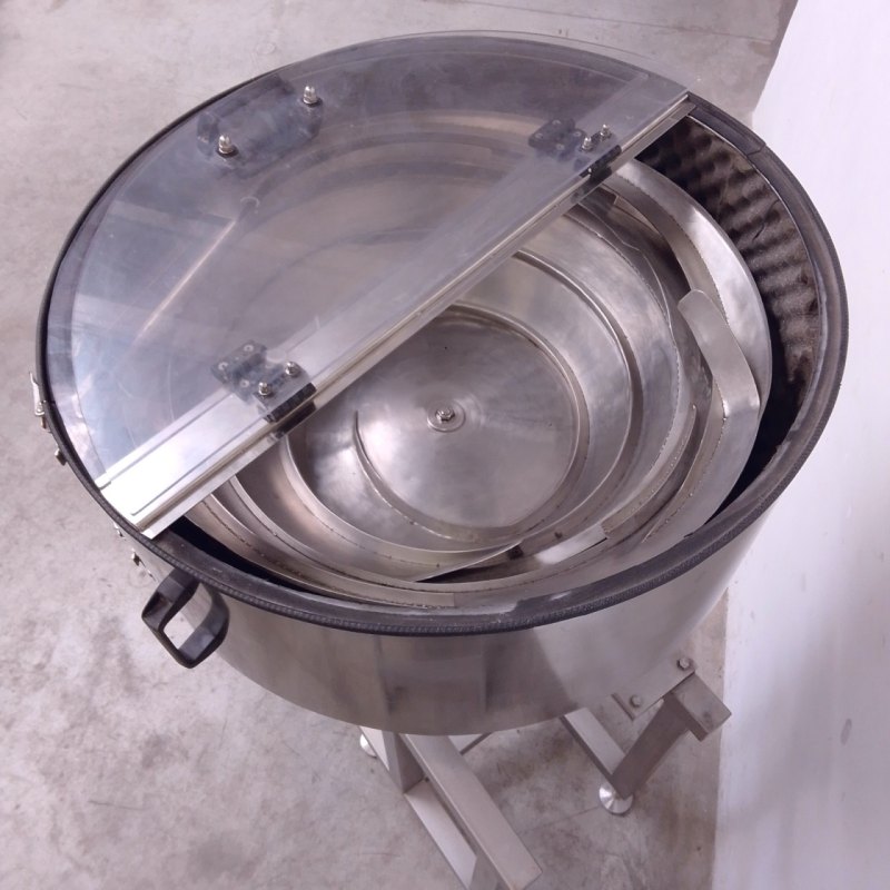 ALIMENTATORE VIBRANTE A TAZZA PER TAPPI – METECH