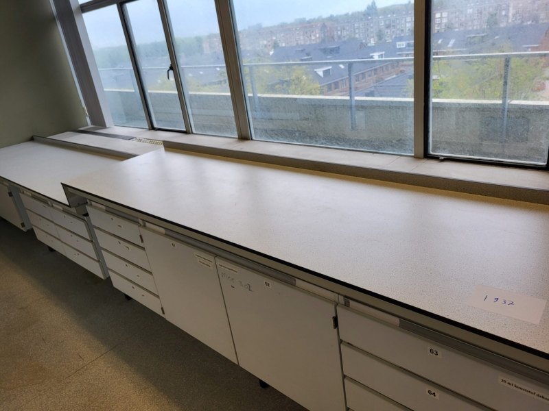 1937 – Used S+B Laboratory wall table (500 cm)