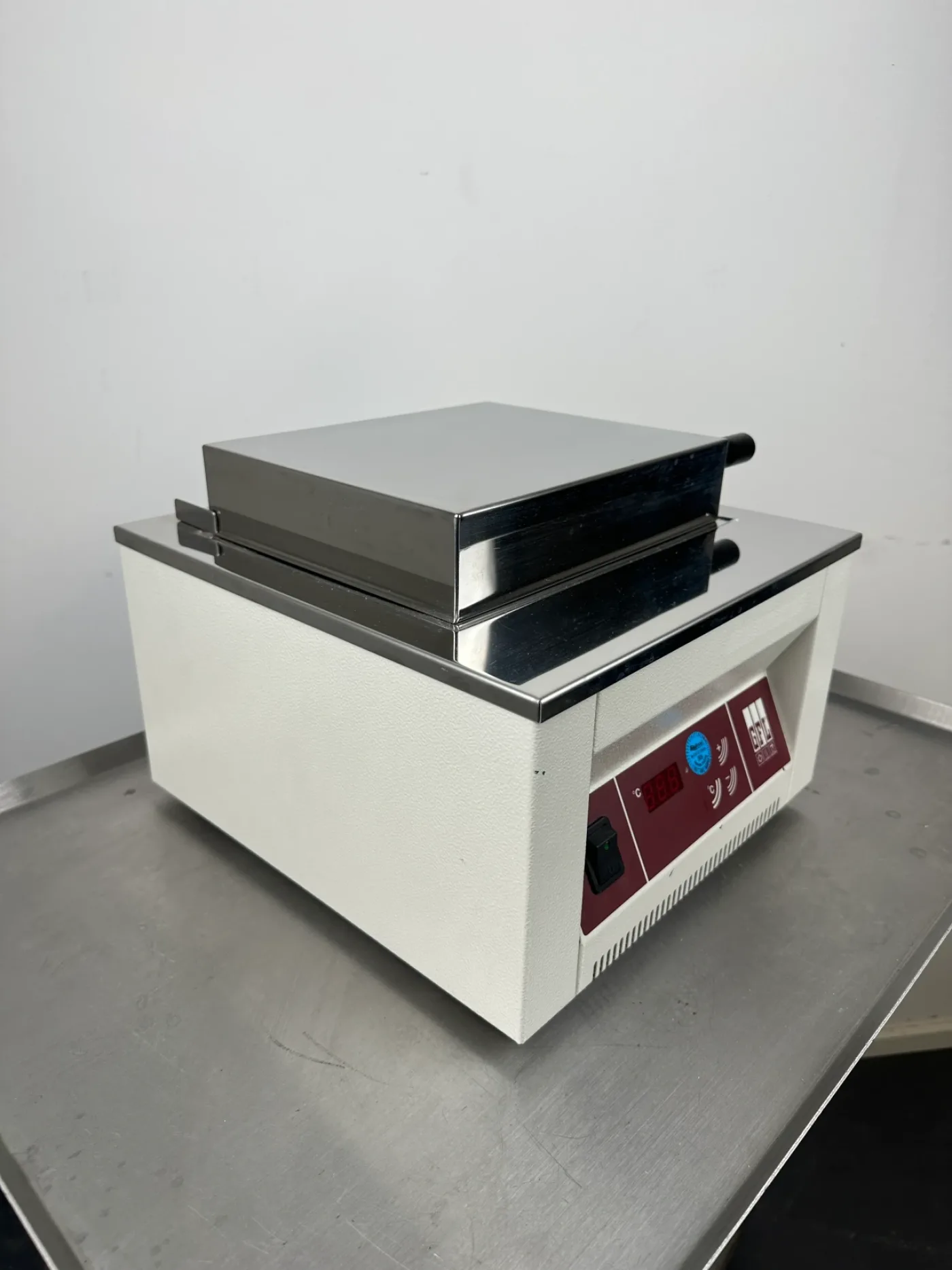 GFL 1002 Labor-Wasserbad – 1,0 kW – Edelstahl – digital geregelt - 3