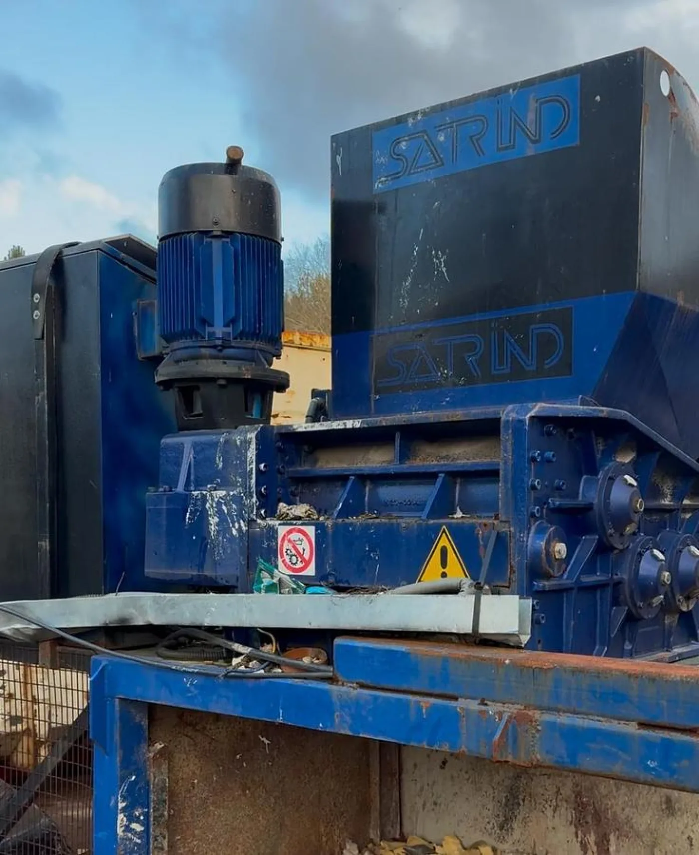 2004 Satrind Tech K7/30 Three-Shaft Shredder - 3