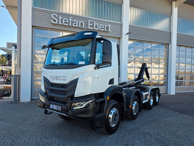 Iveco X-Way AD320X46BZ OFF 8x4 Hiab ULT26S53-W-ITF Alu
