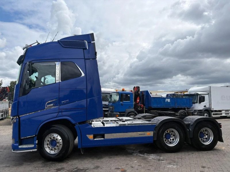 Volvo FH 16.750 + 6X4 + PTO + LIFT AXLE + RETARDER + SPOILERS + EURO 6 + FULL OPTIONS
