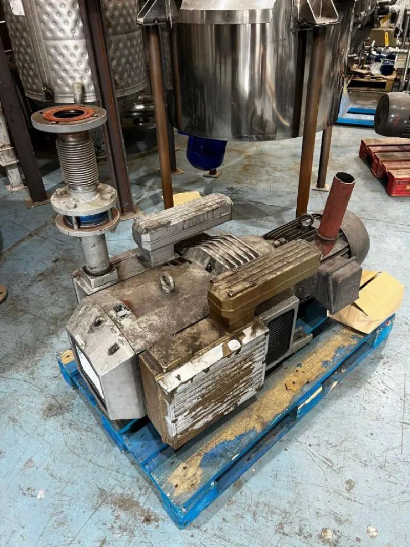 USED BECKER VTLF 360 OILLESS VANE VACUUM PUMP