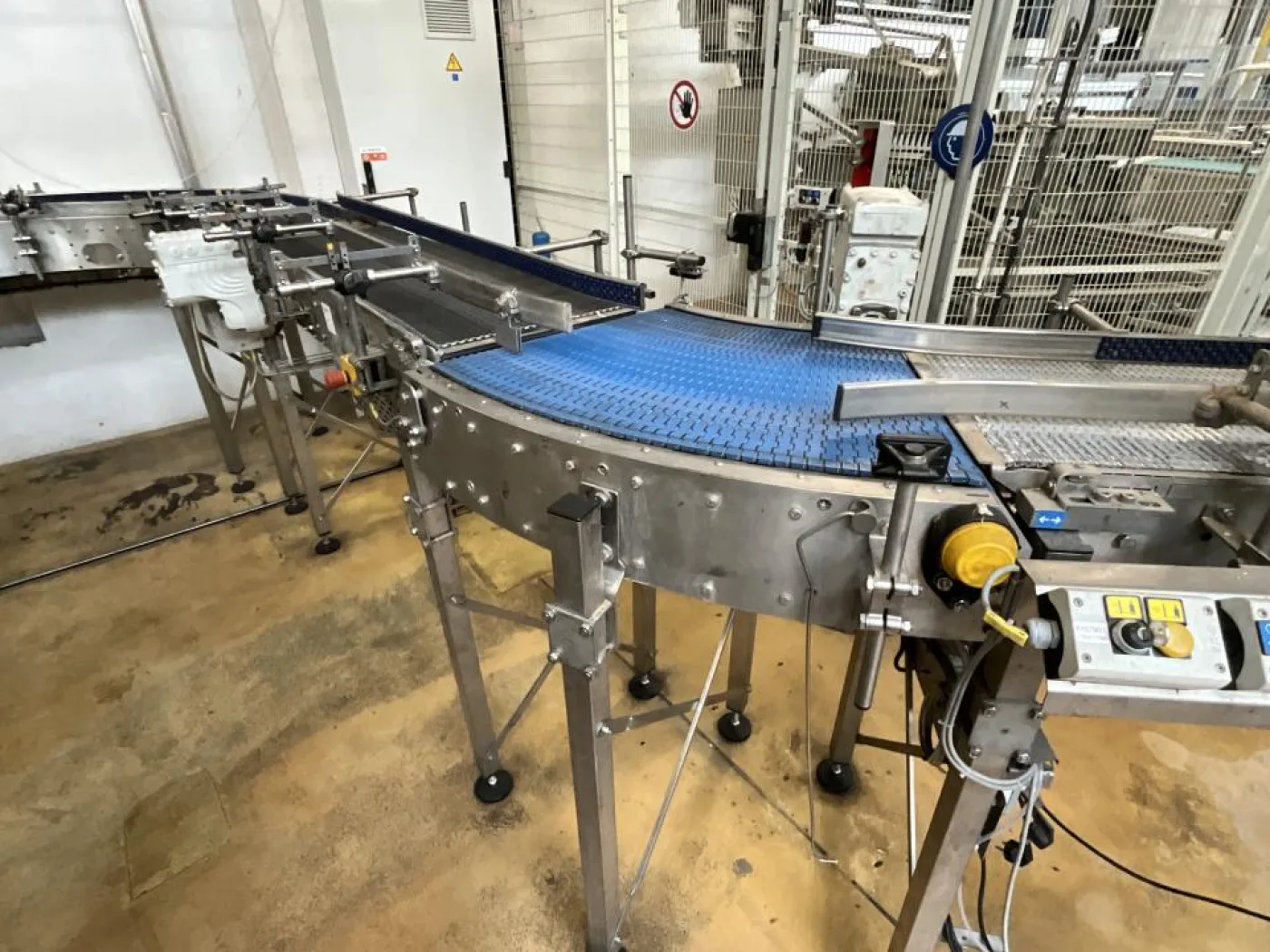 2015 Krones Krones 420mm Convoyeur Belt from Case Packer to Palletiser - Line 5 - 3