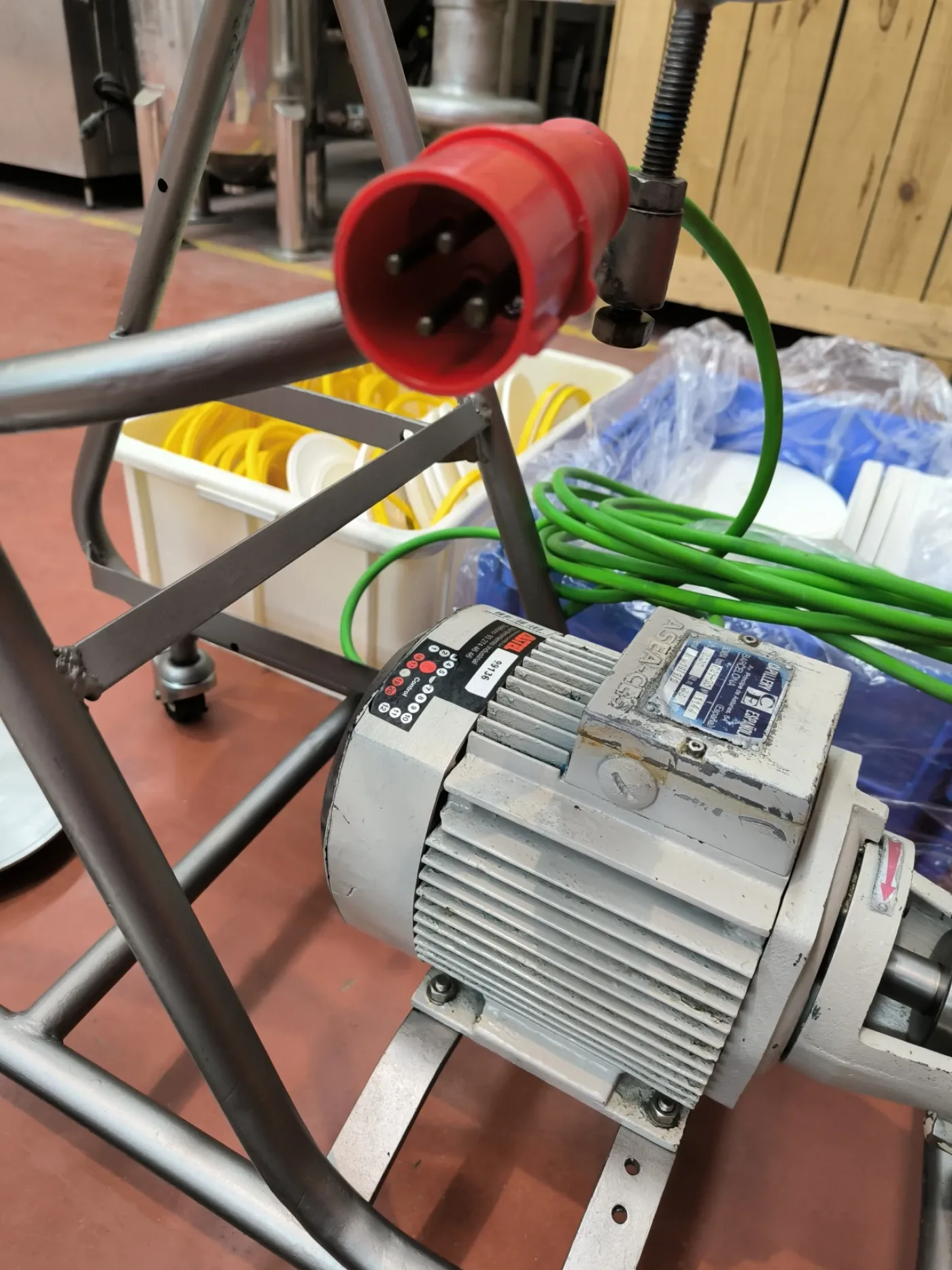 SKID TROLLEY WITH SPANISH CAPILLERY CENTRIFUGAL PUMP C21-20 WITH FILTER - 2