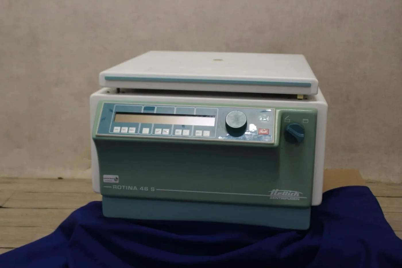 Hettich Rotina 46 S Centrifuge - 1