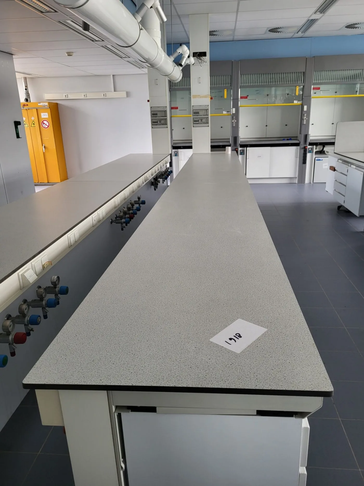 1918 – Used S+B Island instrument table (600 cm) - 3