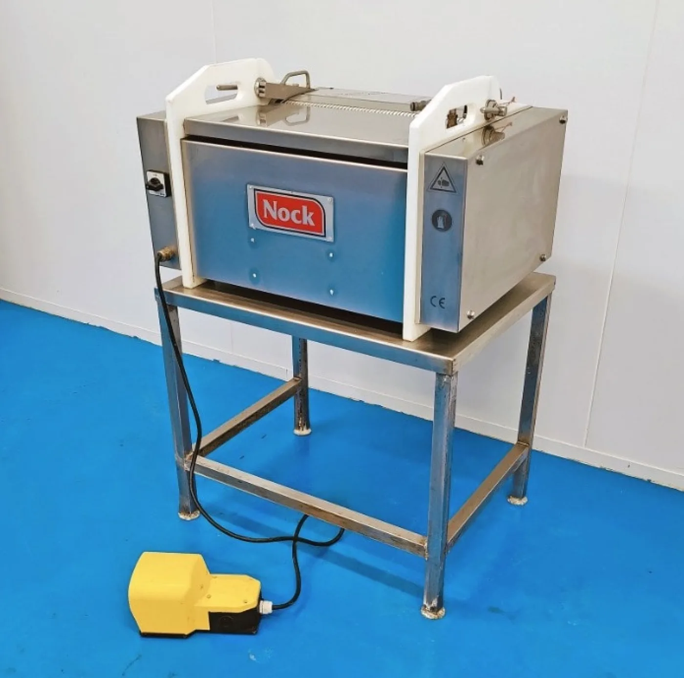 Nock Table Top Fish Skinner - 3