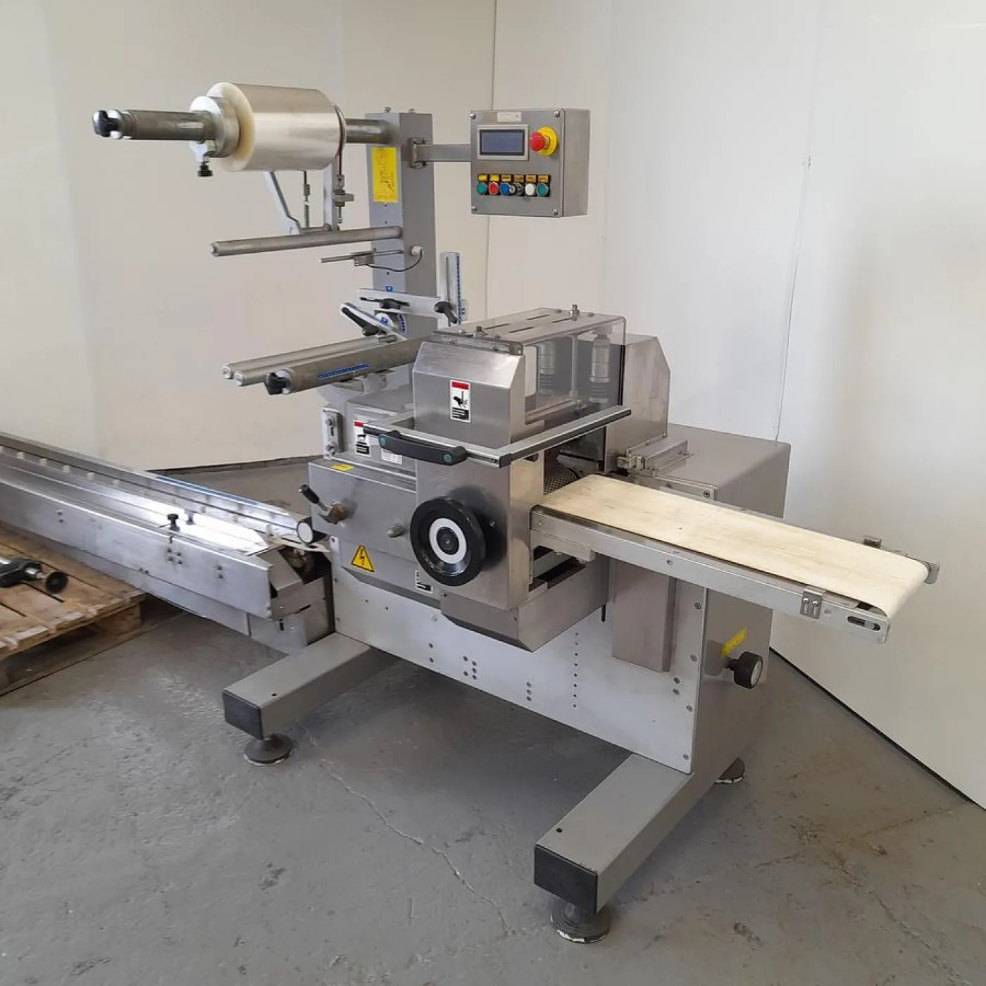 Delfin Flowpack with Conveyor - 5