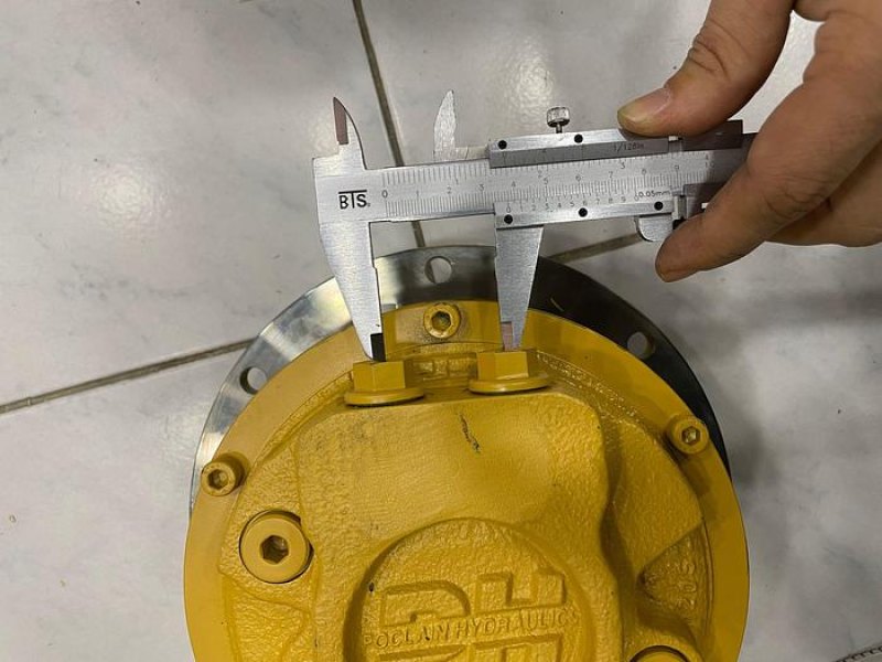 Bomag Fahrmotor (Poclain) 05816293