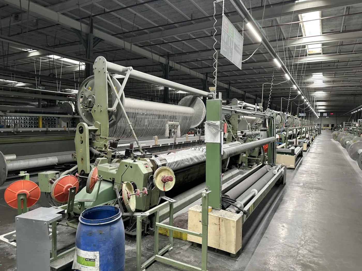 16x Sulzer - P7100 P 430 N1 EP D1 projectile weaving looms - 5