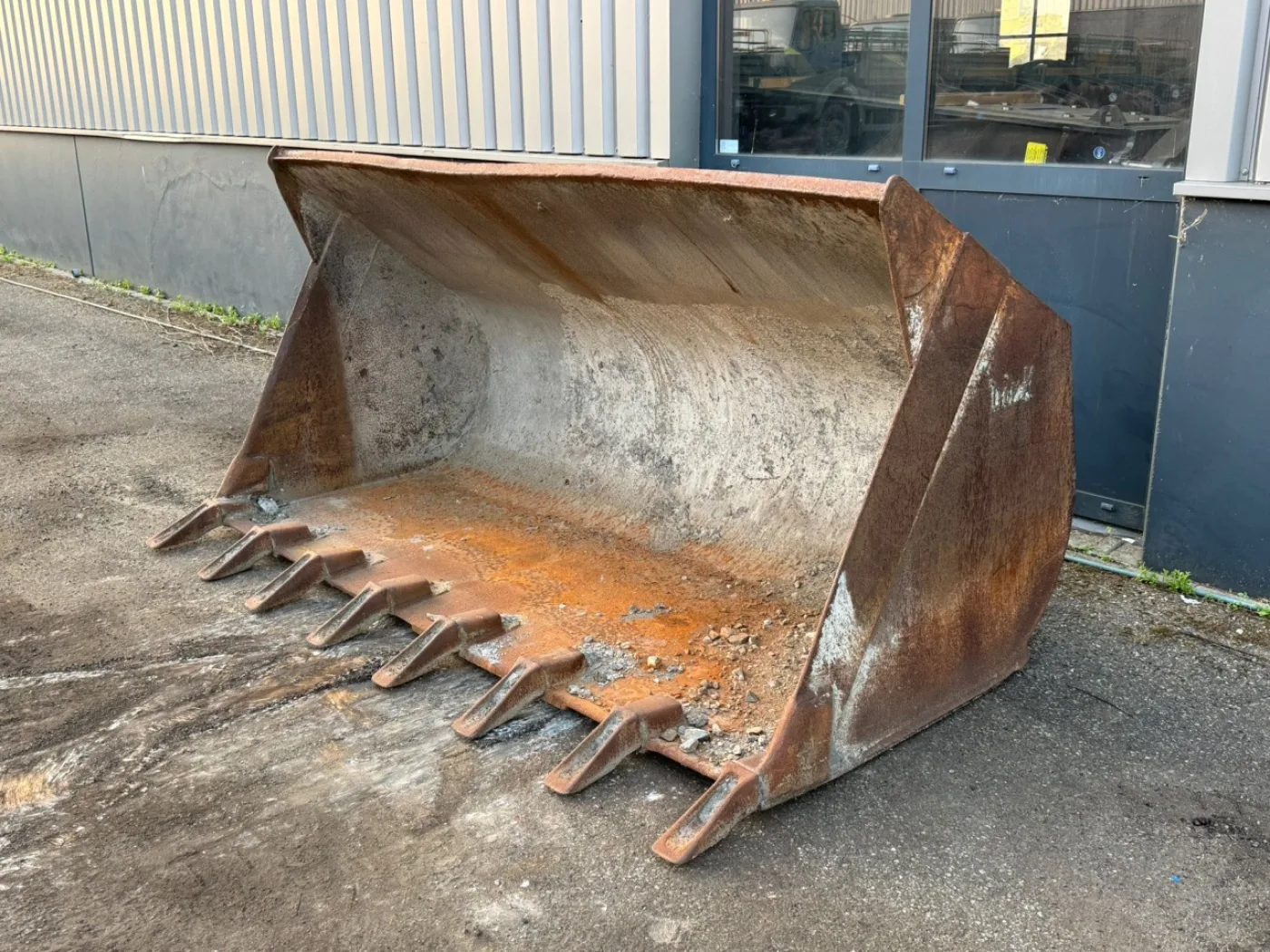 WG-2500 Volvo small - 1