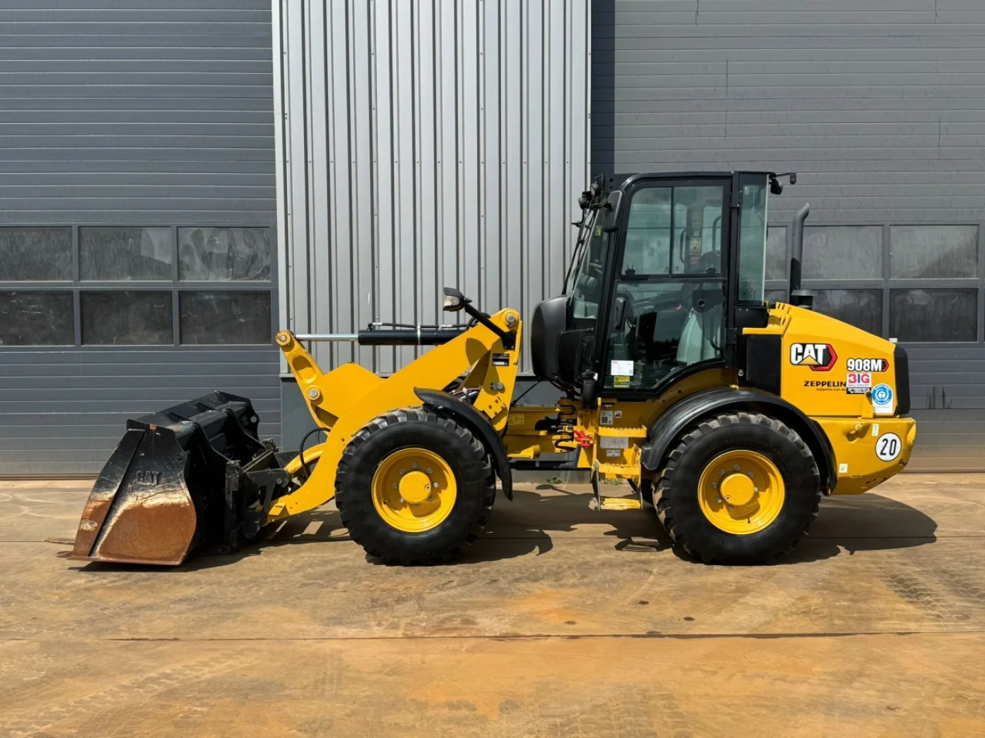 Caterpillar 908M - 1