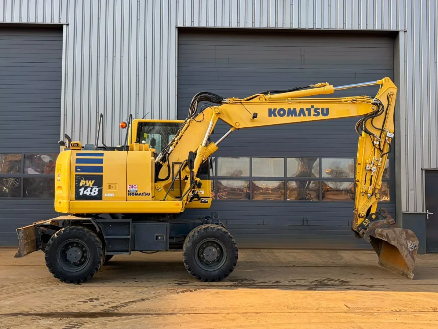 Komatsu PW148-10 - 6