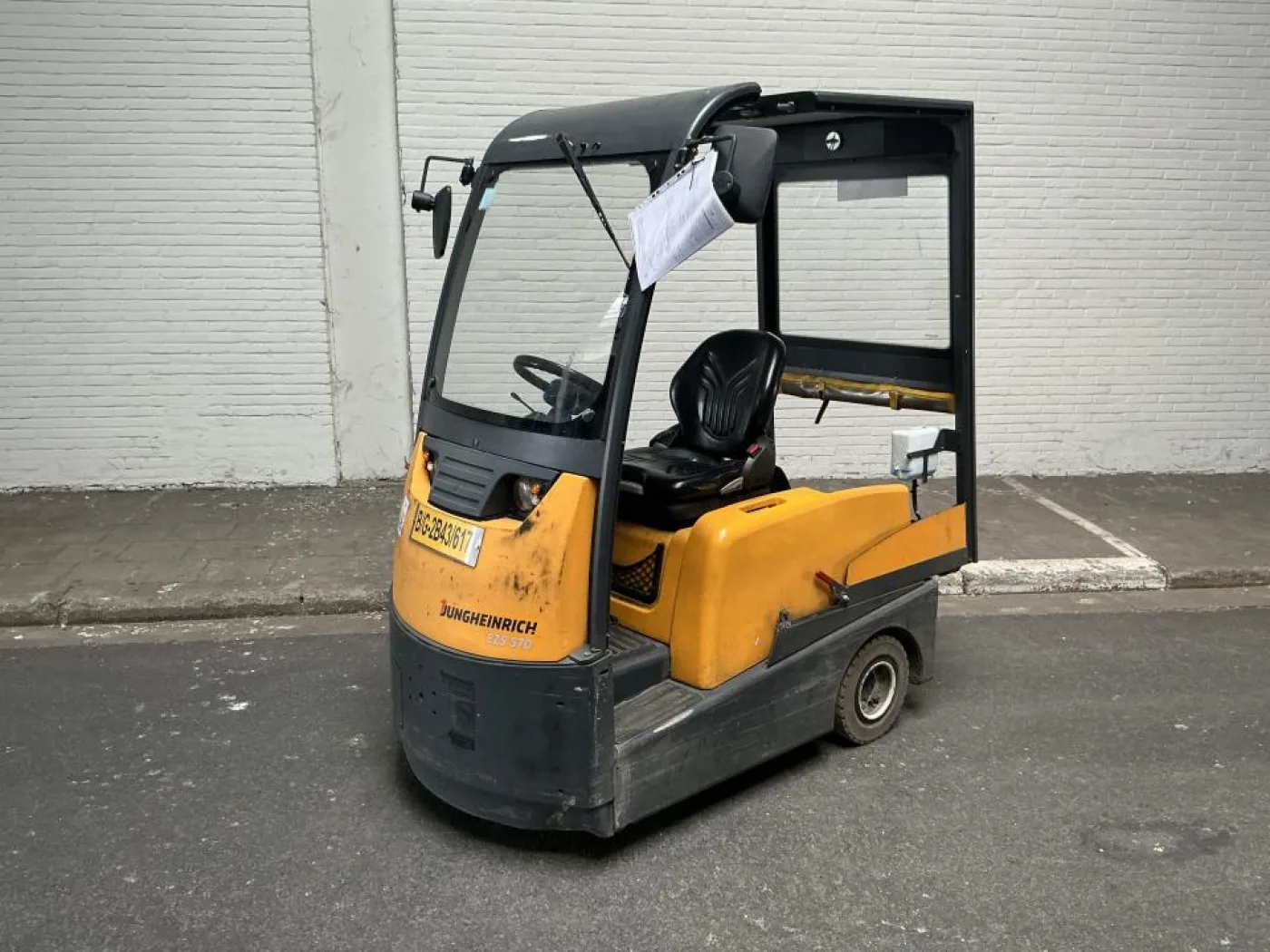 2014 Jungheinrich Tow tractor - 1