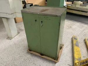 ARMOIRE METALLIQUE A 2 PORTES BATTANTES “”