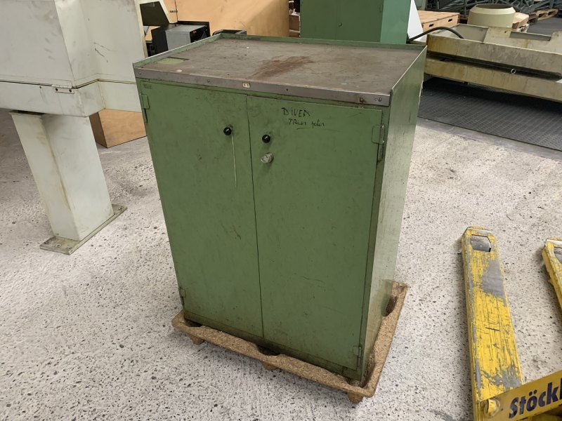 ARMOIRE METALLIQUE A 2 PORTES BATTANTES “”