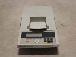 Perkin Elmer GeneAmp 2400 PCR Systeem