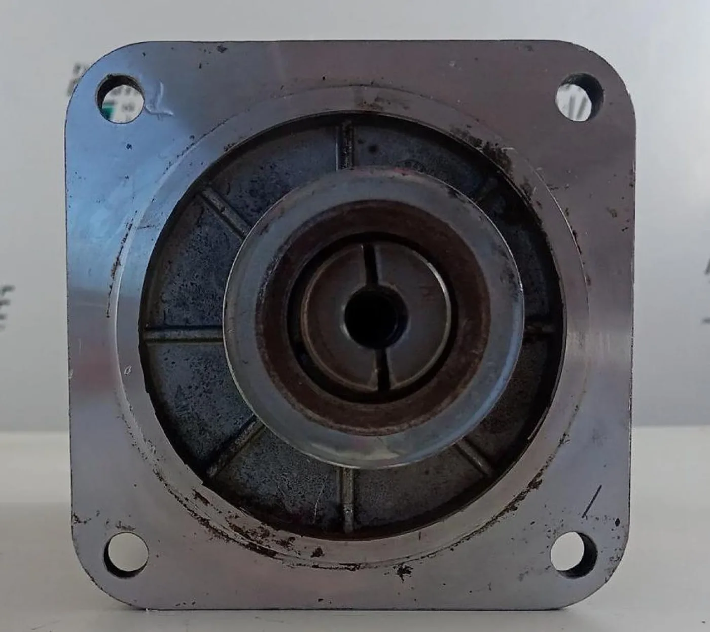 Indramat Permanent Magnet Motor MKD071B-061-KG1-KN - 3