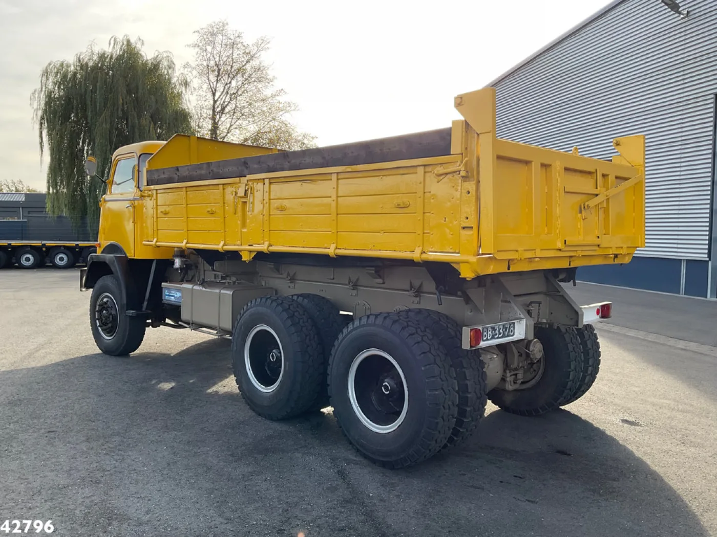 DAF AZ 1900 DS 420 6x6 Driezijdige kipper "Oldtimer" - 2