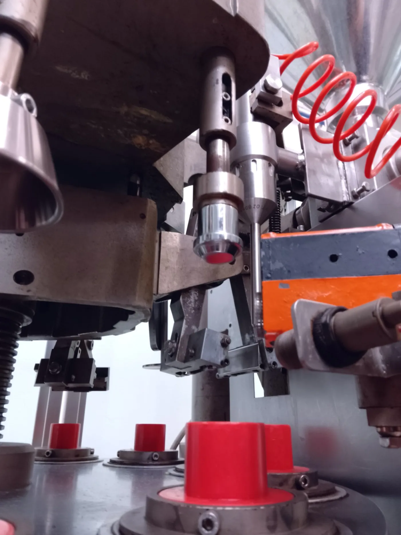 INTUBETTATRICE PER TUBETTI IN ALLUMINIO – TONAZZI – MOD. NOVA 105 - 3