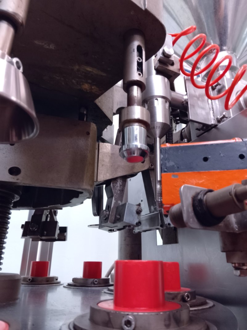 INTUBETTATRICE PER TUBETTI IN ALLUMINIO – TONAZZI – MOD. NOVA 105
