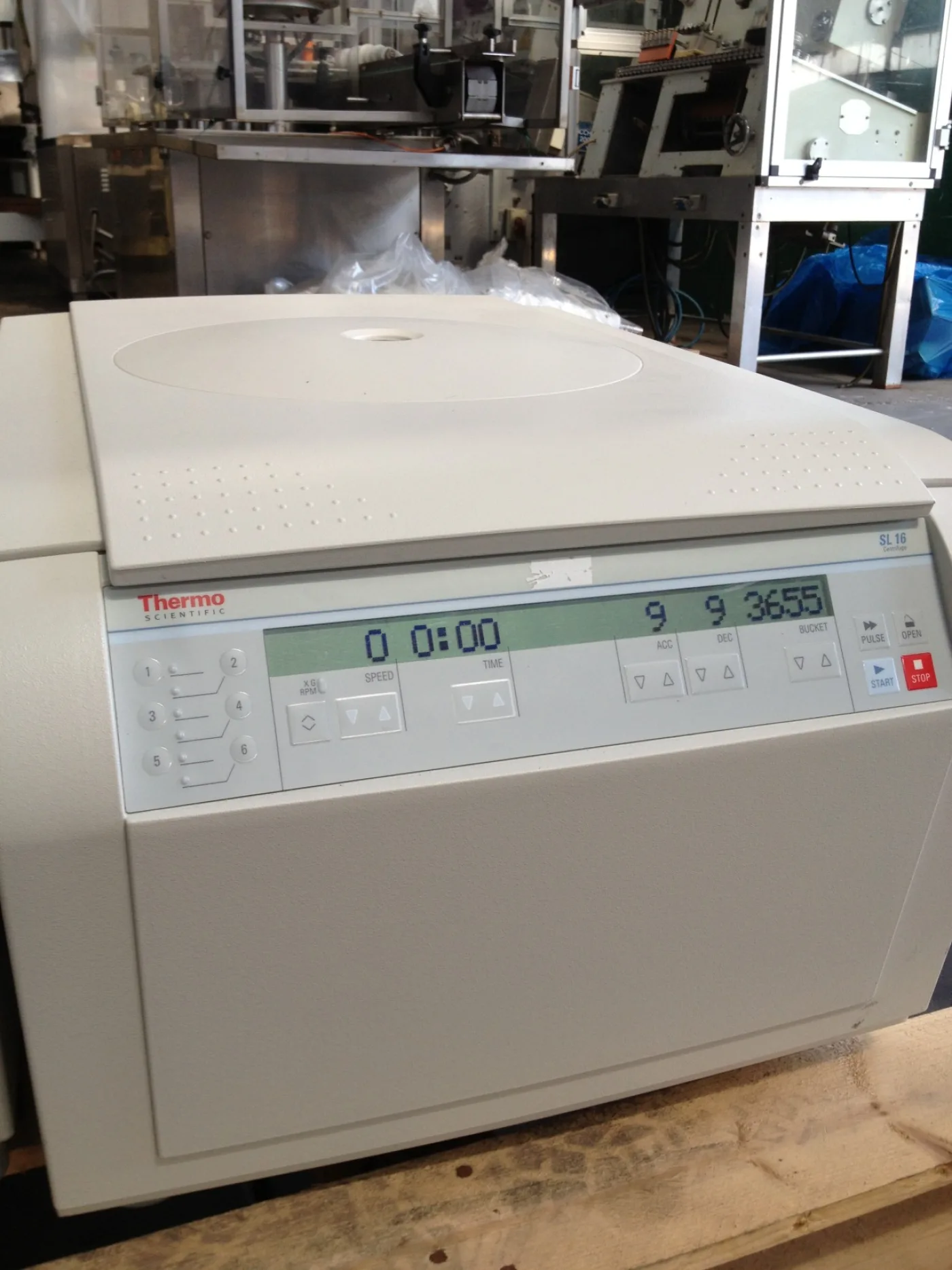 CENTRIFUGA MULTIFUNZIONE TIPO EPPENDORF THERMO FISHER SCIENTIFIC – MOD. SL16 - 7
