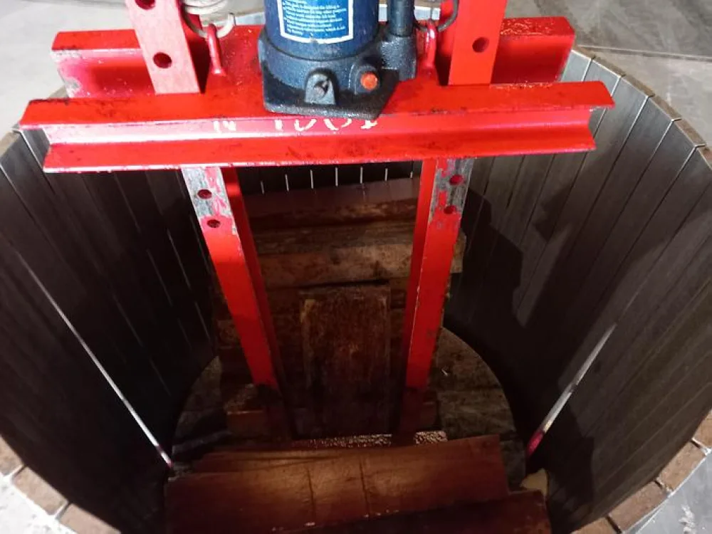 Prensa esmagadora de uva AGUINOX