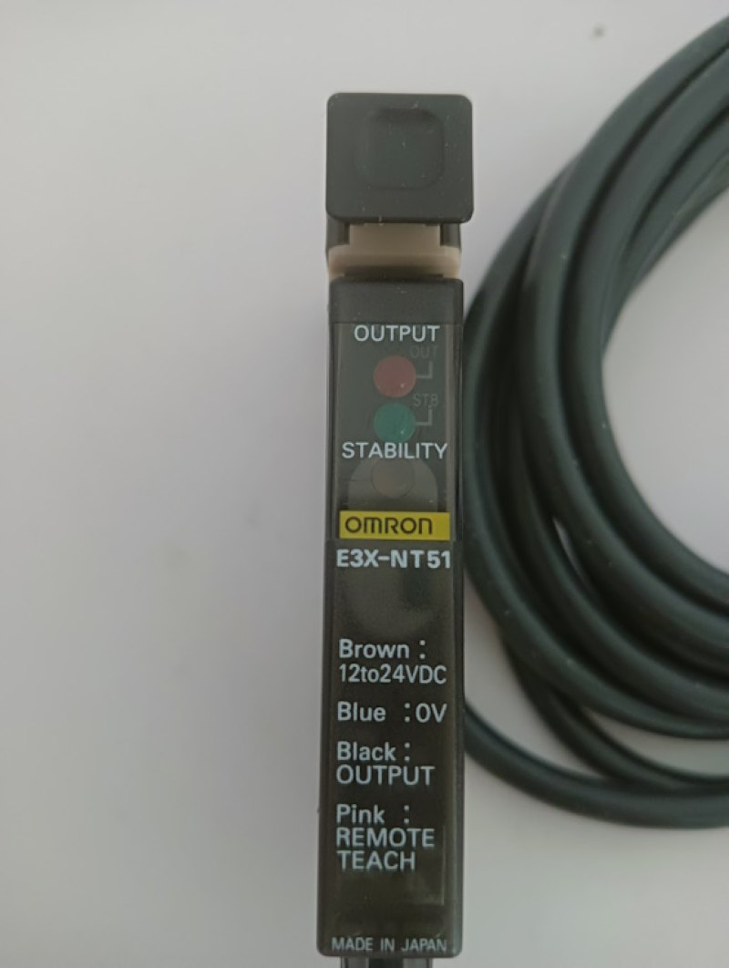 Omron Fotoelektrischer Schalter E3X-NT51
