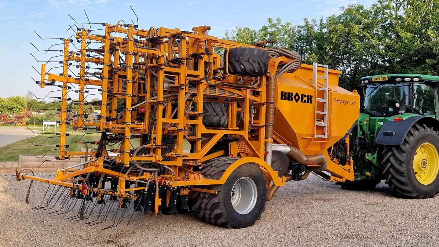 BROCK Campaign 12m trailed Tine Drill - 8