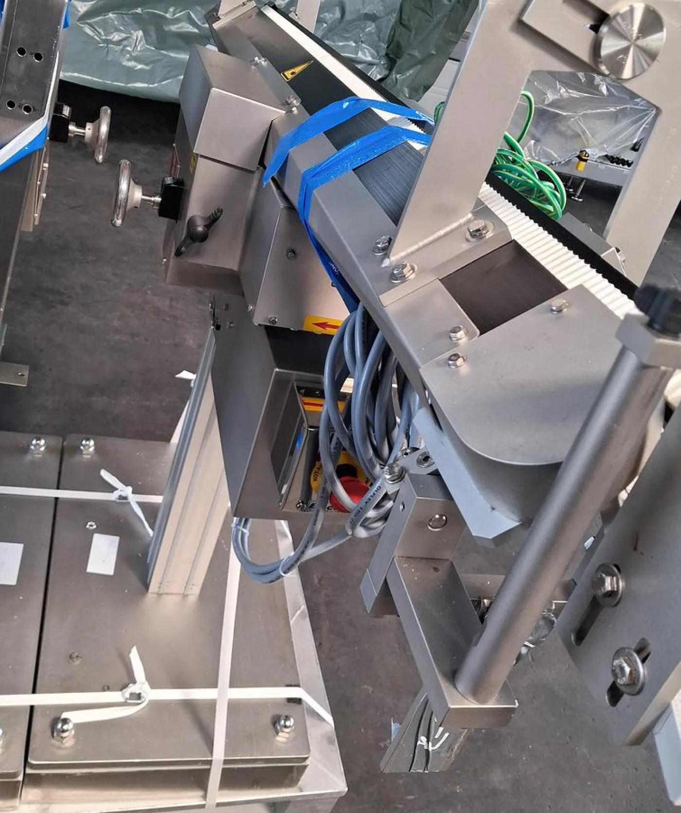 Inova Pharma Systems STS 1500 Edelstahl Zuführ- und Transportsystem - 4