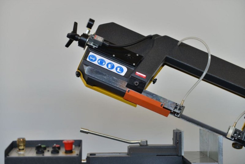 Bekamak Bandsäge Bandsägemaschine Schwenkrahmen Halbautomat Bandsägehalbautomat