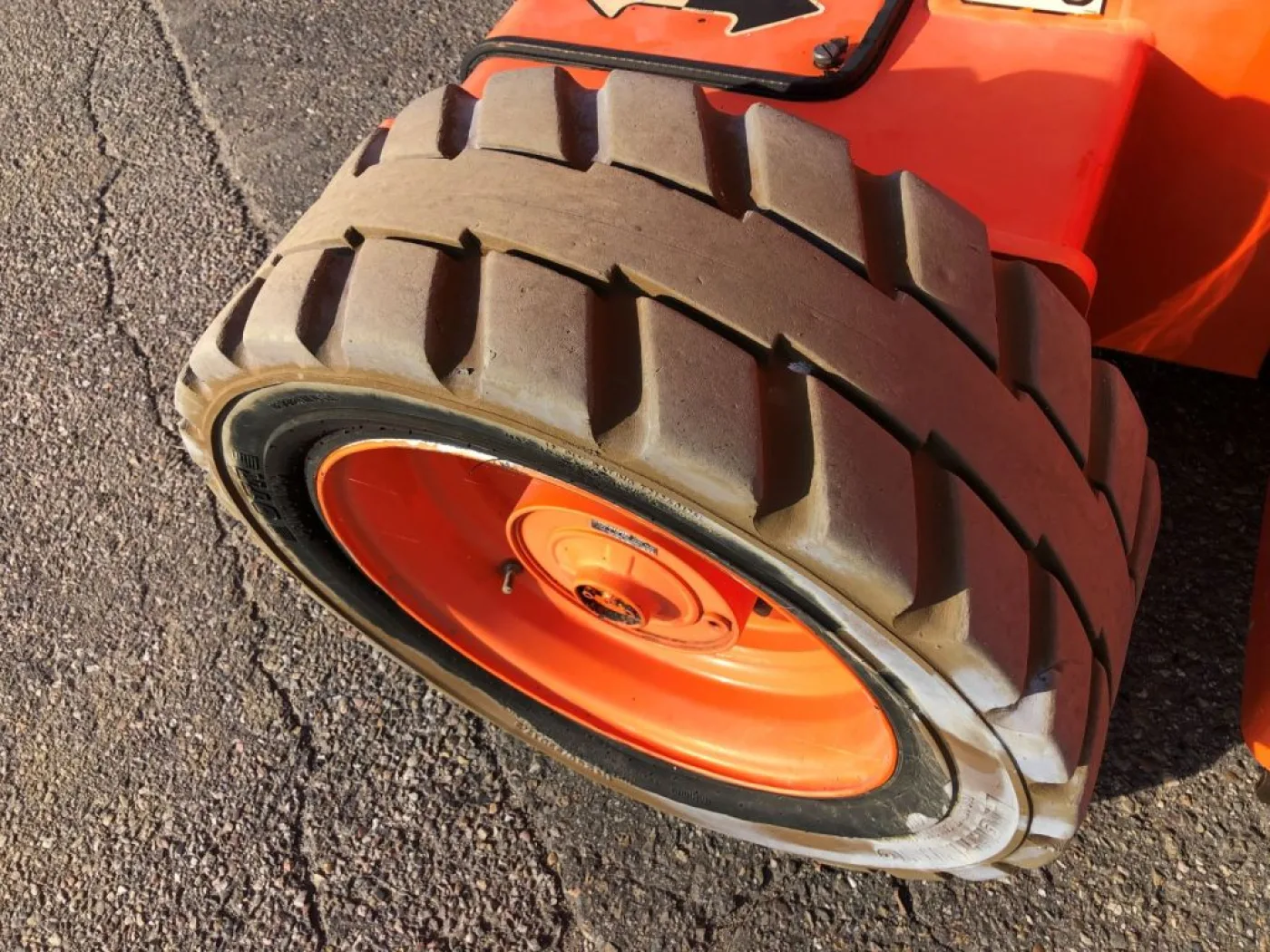 JLG E450AJ - 8