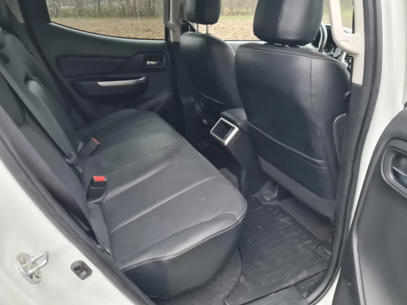 Mitsubishi - L 200 - 5