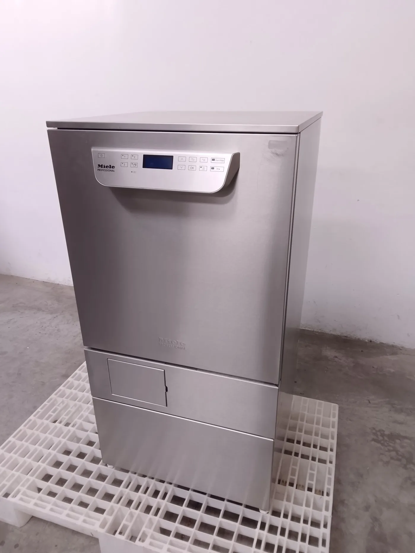 LAVASTRUMENTI/LAVAVETRERIE – MIELE – MOD. PG 8593 - 8