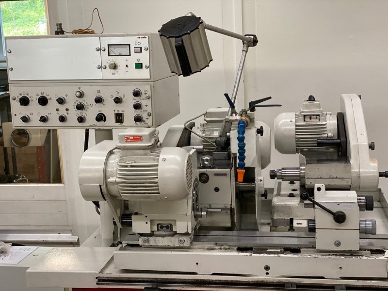 RECTIFIEUSE CYLINDRIQUE “STUDER” TYPE S-20 2