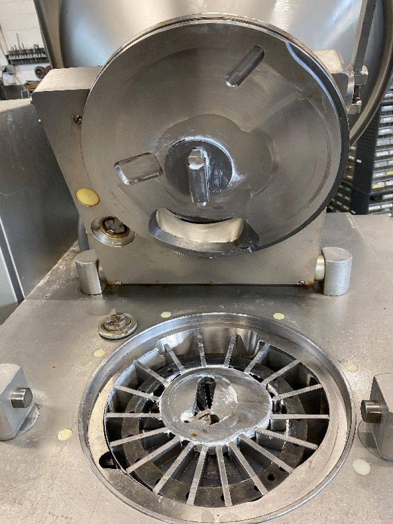 Handtmann VF300 Vacuum Filler