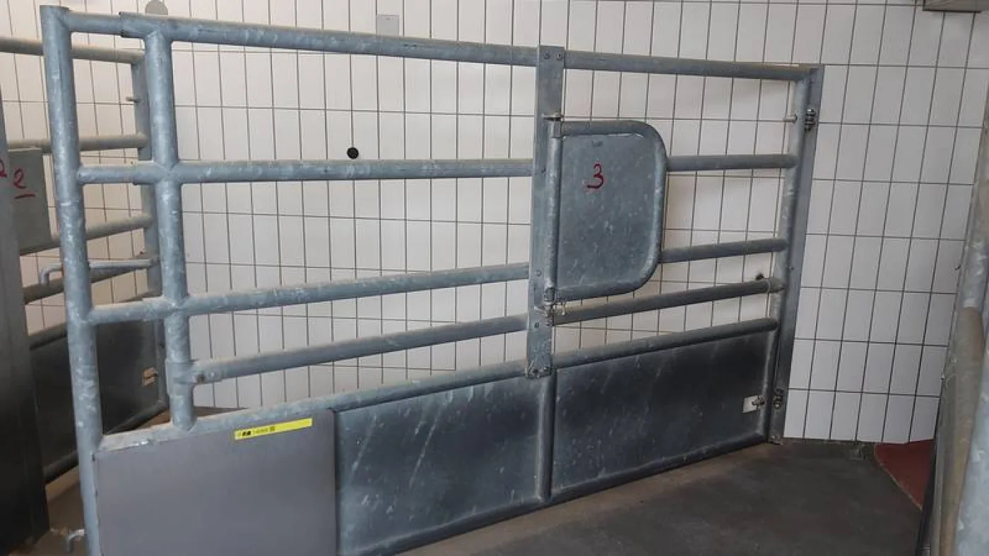 Stable gates - 3