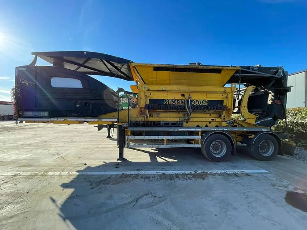 2019 TANA Shark 440DT Eco Slow Speed Shredder