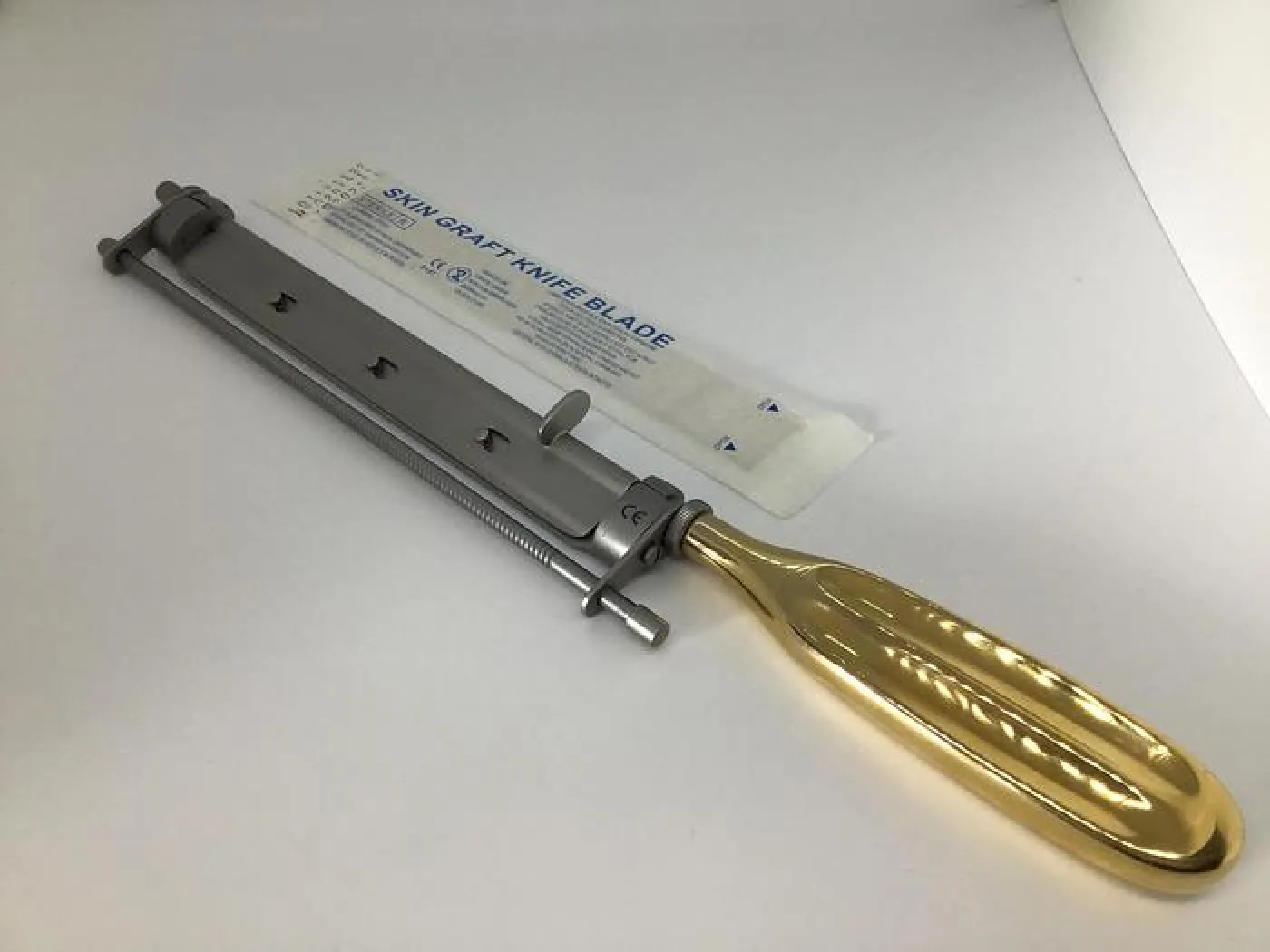 GB Medical Knife Braithwaite - 1