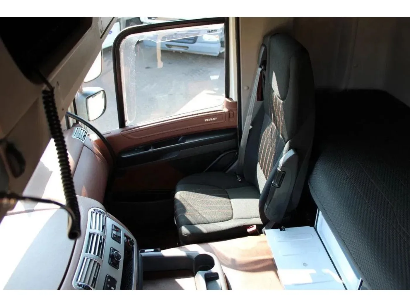 DAF CF 370 FA 370 + euro 6 + ssc + full option - 8