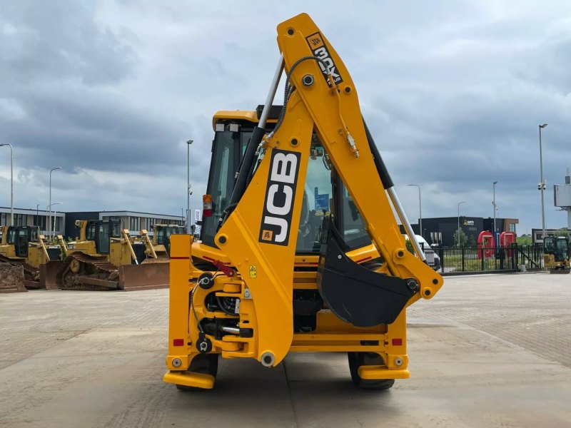 JCB 3DX 4×4 A/C Hammerlines