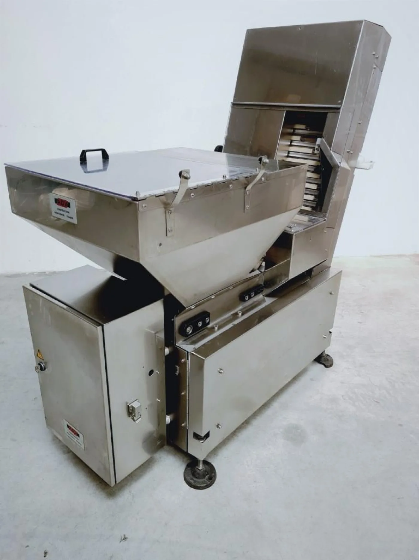 ALIMENTATORE ORIENTATORE TAPPI – ADV – MOD. 805 - 4