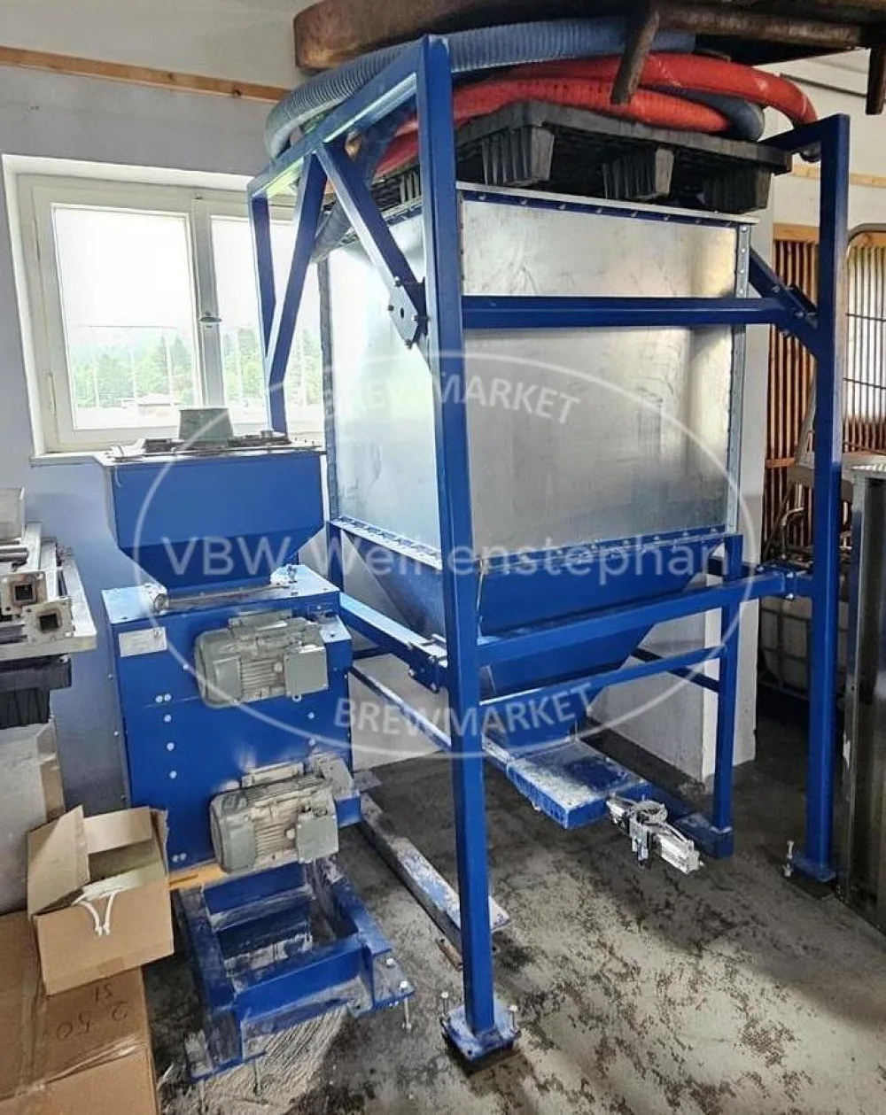 Malt milling plant with bunker