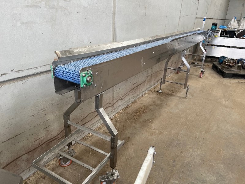 Conveyor 5.3m Long x 220mm
