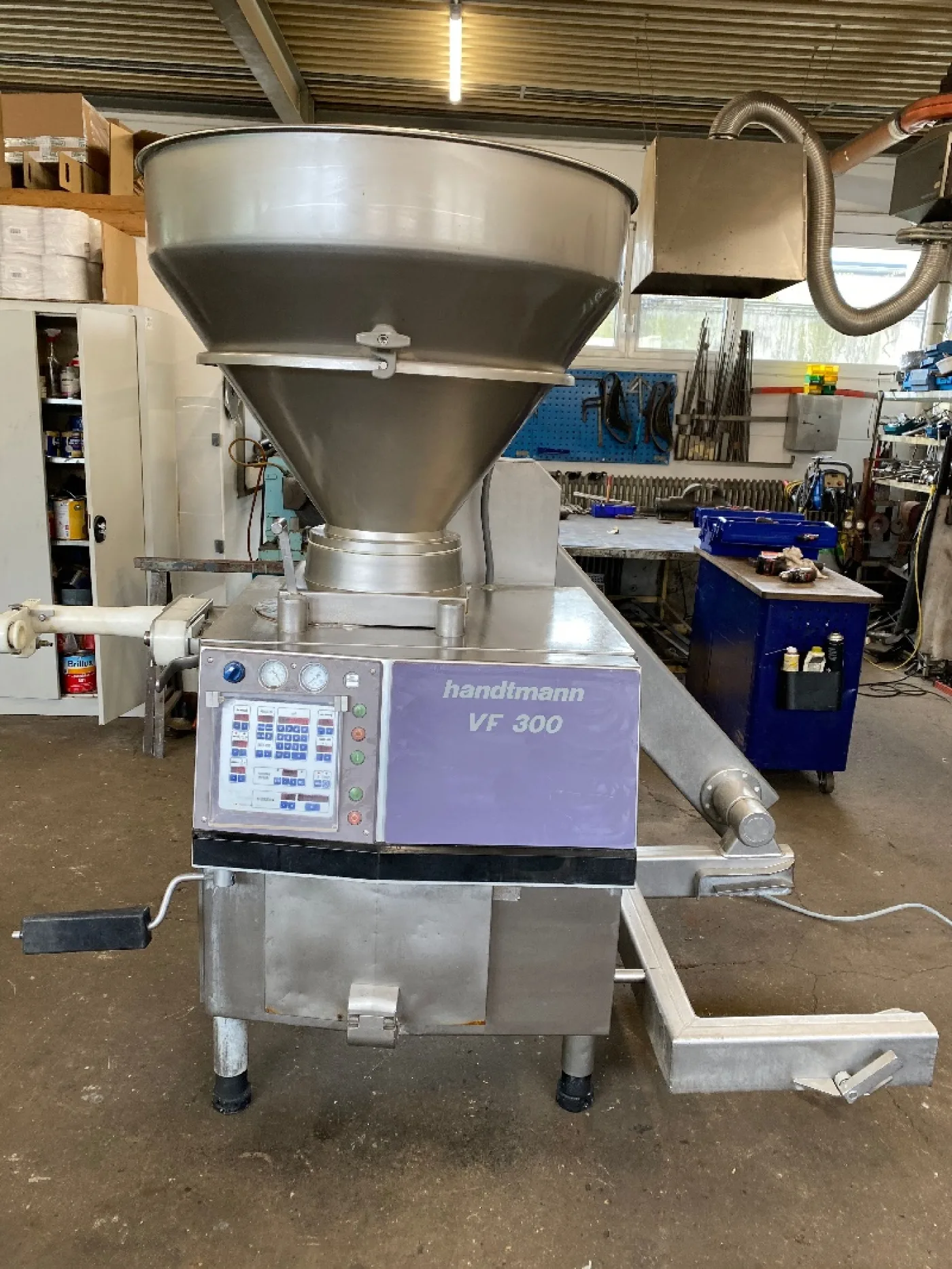Handtmann VF300 Vacuum Filler - 3