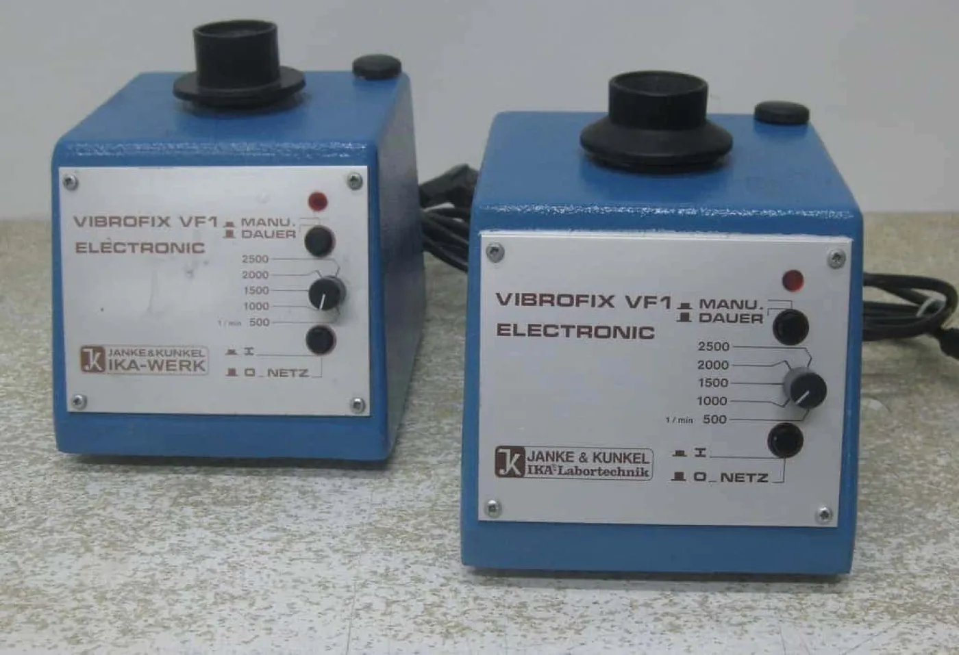 2 x IKA Vibrofix VF1 Vortex - 1