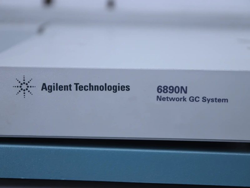 Agilent 6890N Net Gas Chromatograph